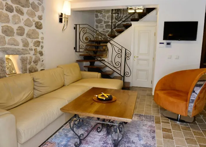 Waterfront Villa In Muo