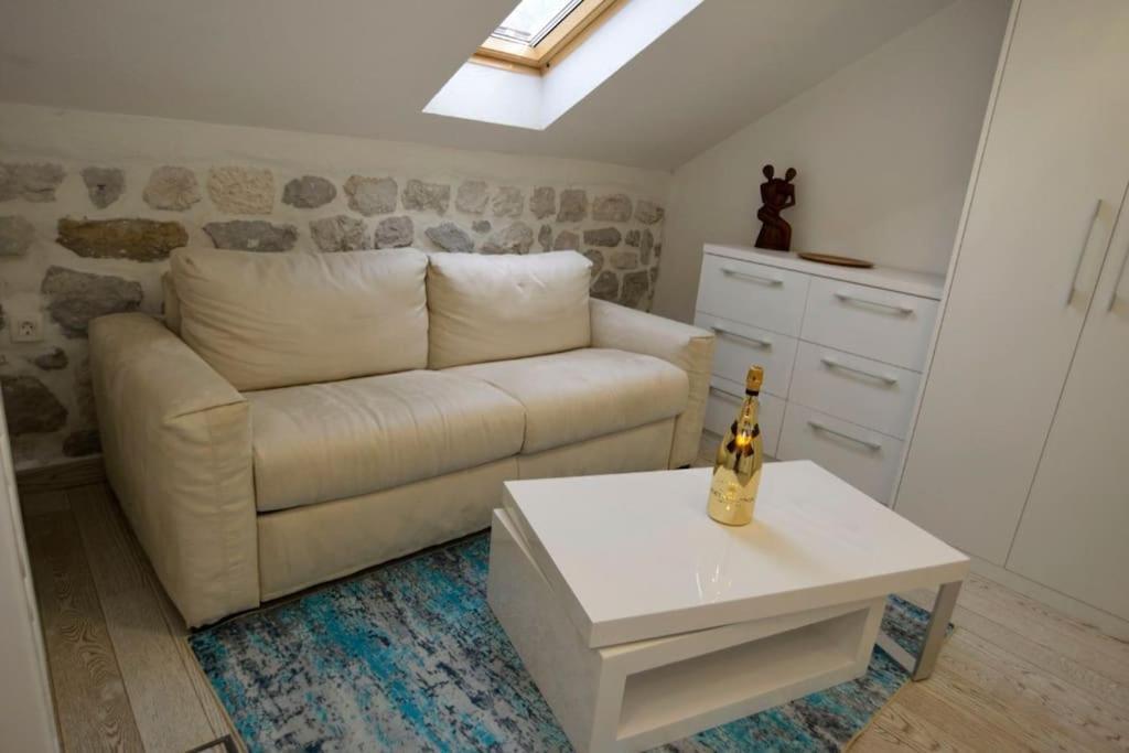 Villa Waterfront In Muo *