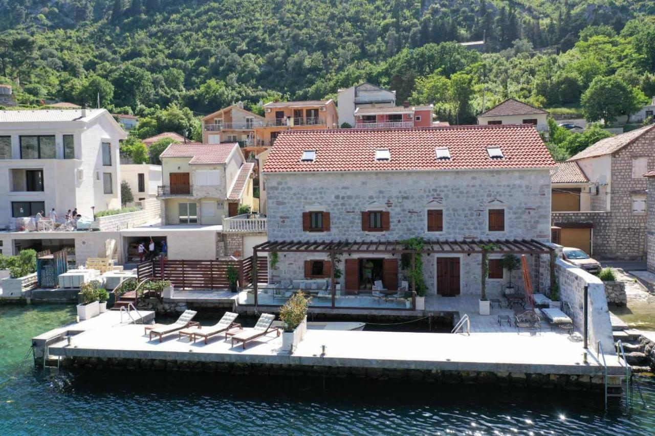 Waterfront In Muo Villa Kotor