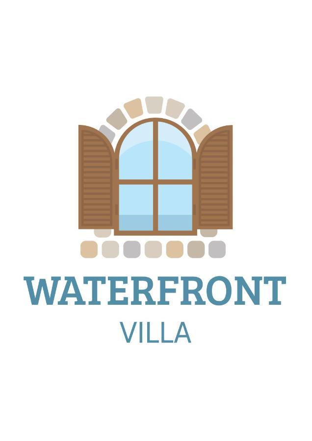 Waterfront In Muo *